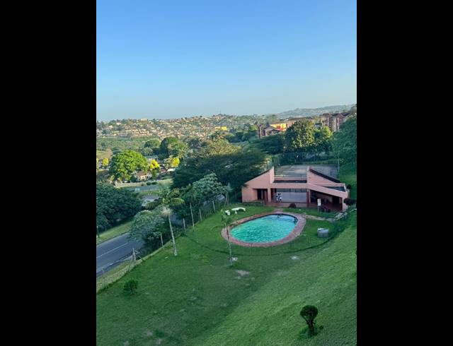 2 BEDROOM FLAT FOR SALE IN CAVERSHAM GLEN